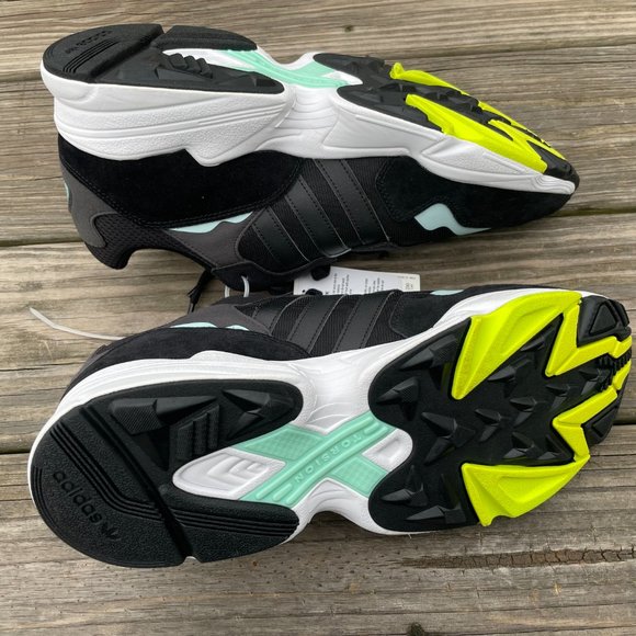 Adidas Men Athletic Shoes Black Lace Up Torsion Ru - Picture 12 of 12